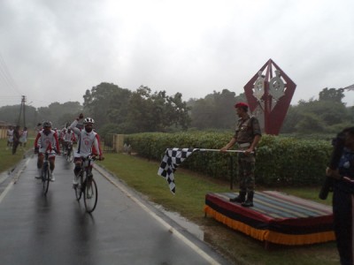 Military-police bicycle expedition flagged off from Faizabad 